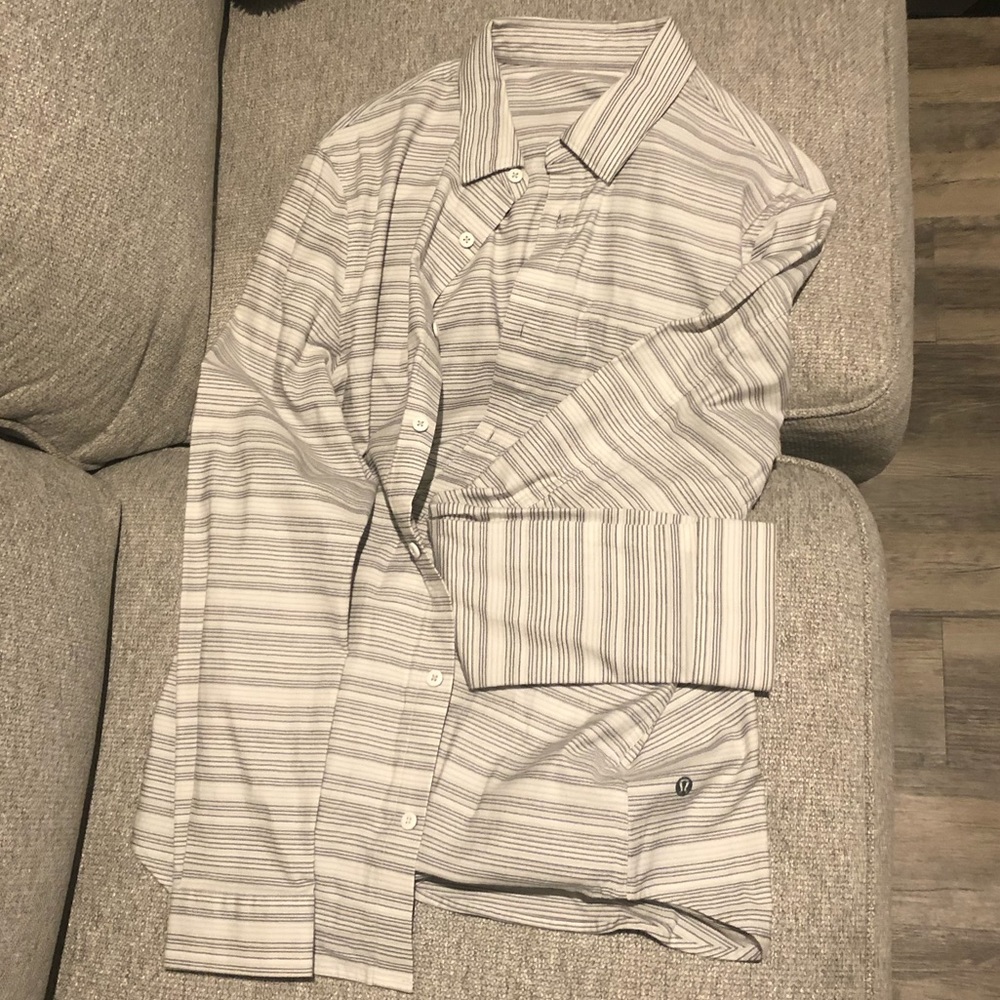 Lululemon men’s button up shirt.